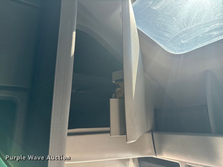 image for item EH3862 2021 Volvo VNL semi truck