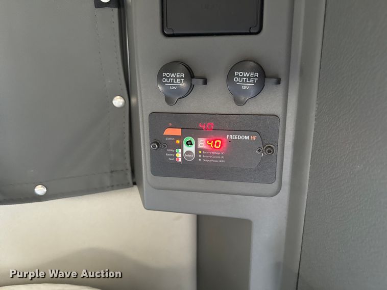 image for item EH3862 2021 Volvo VNL semi truck