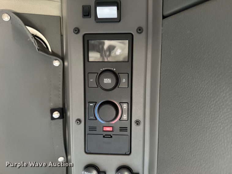 image for item EH3862 2021 Volvo VNL semi truck