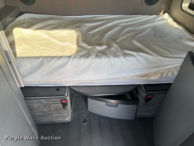 image for item EH3862 2021 Volvo VNL semi truck