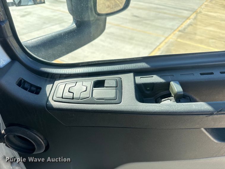 image for item EH3862 2021 Volvo VNL semi truck