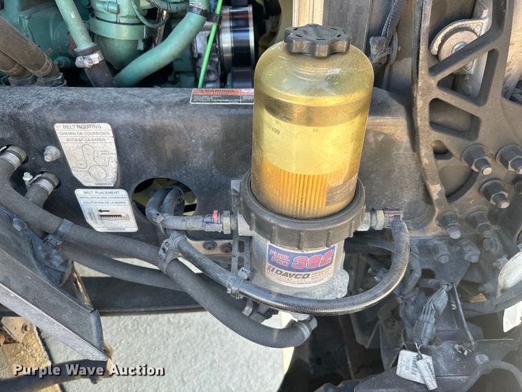 image for item EH3862 2021 Volvo VNL semi truck