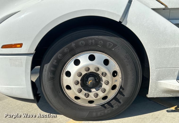 image for item EH3862 2021 Volvo VNL semi truck