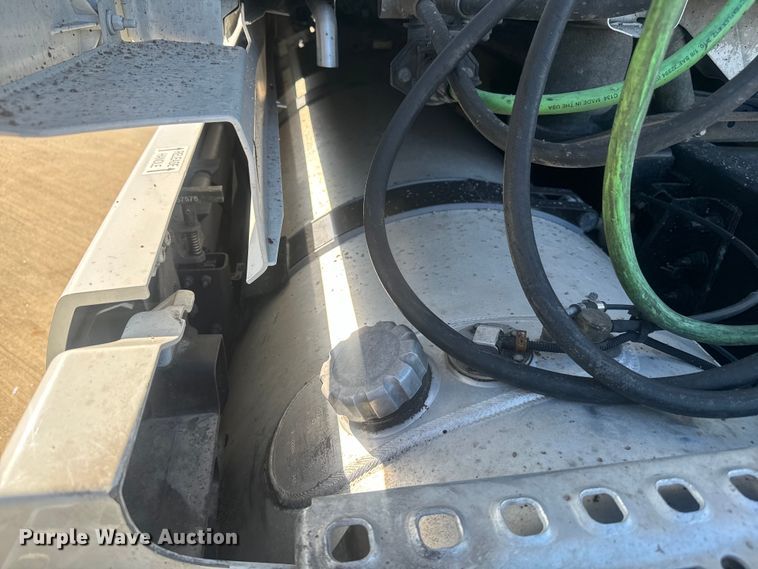 image for item EH3863 2021 Volvo VNL semi truck