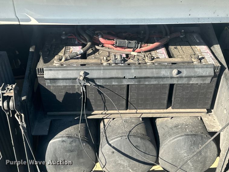 image for item EH3863 2021 Volvo VNL semi truck