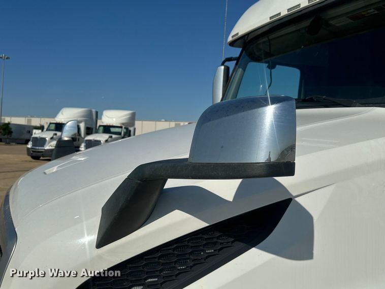 image for item EH3863 2021 Volvo VNL semi truck