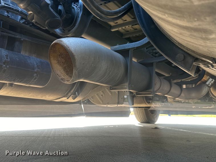 image for item EH3863 2021 Volvo VNL semi truck