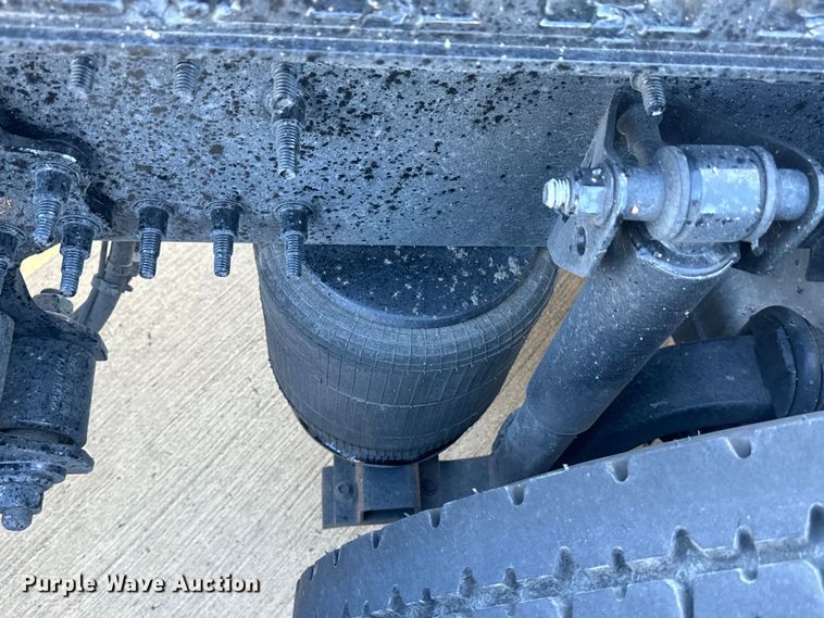 image for item EH3863 2021 Volvo VNL semi truck