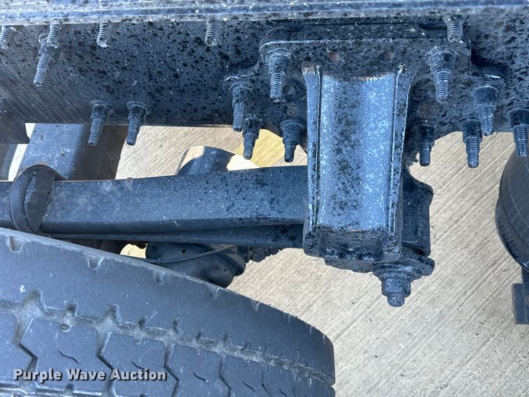 image for item EH3863 2021 Volvo VNL semi truck