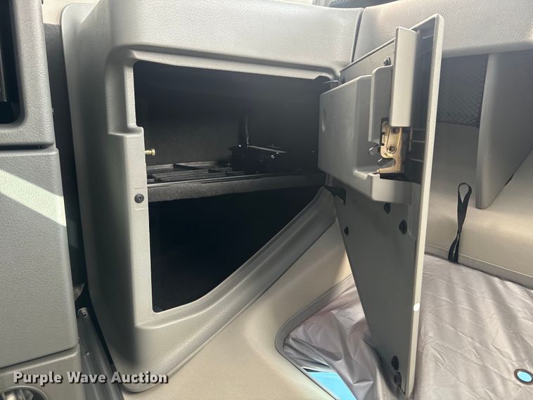 image for item EH3863 2021 Volvo VNL semi truck