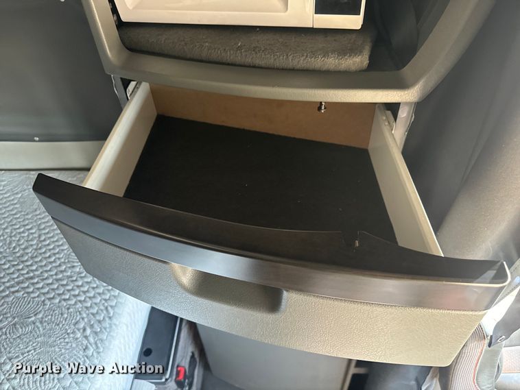 image for item EH3863 2021 Volvo VNL semi truck