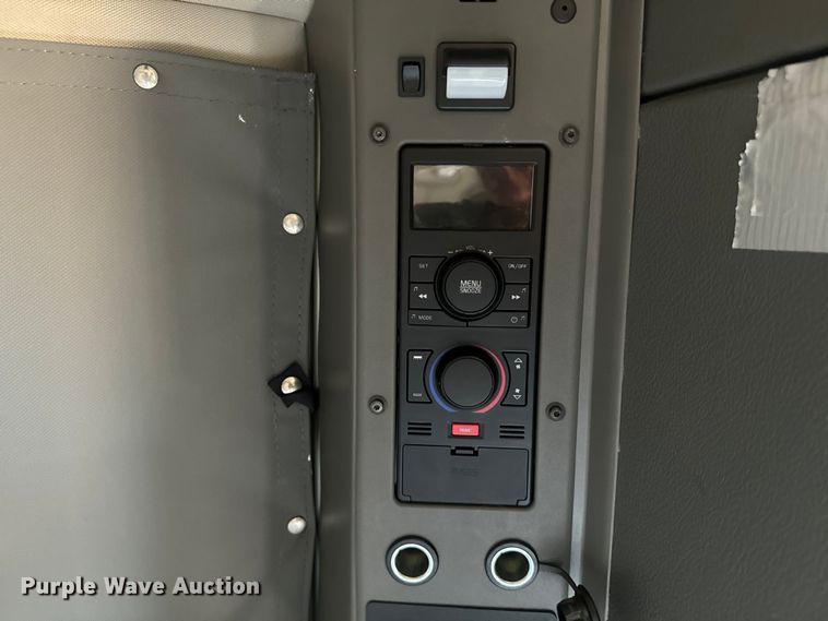 image for item EH3863 2021 Volvo VNL semi truck