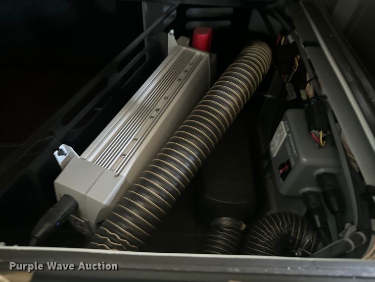 image for item EH3863 2021 Volvo VNL semi truck