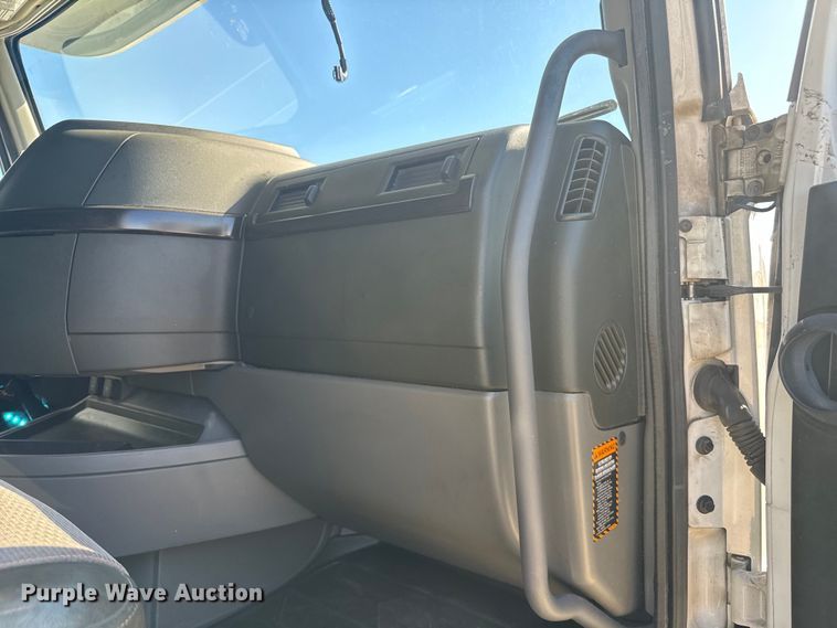 image for item EH3863 2021 Volvo VNL semi truck