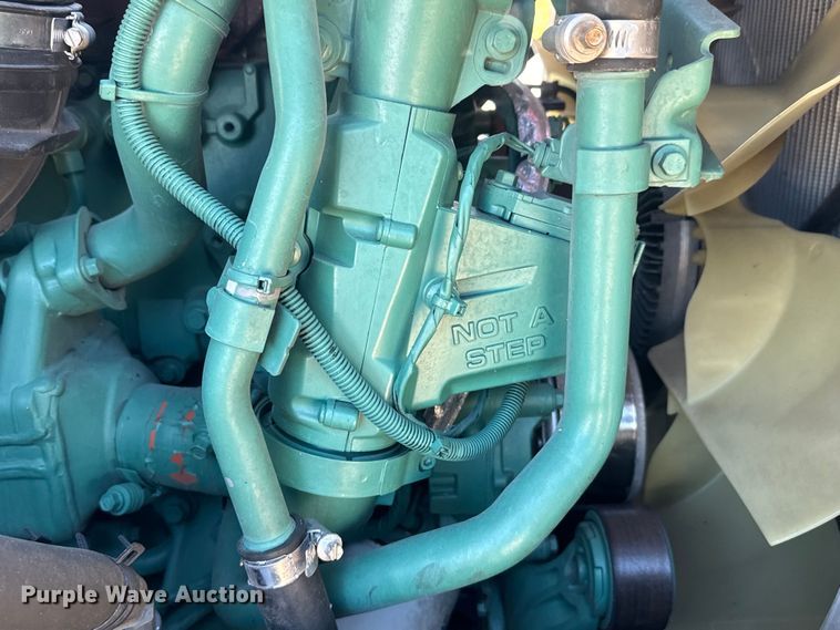 image for item EH3863 2021 Volvo VNL semi truck