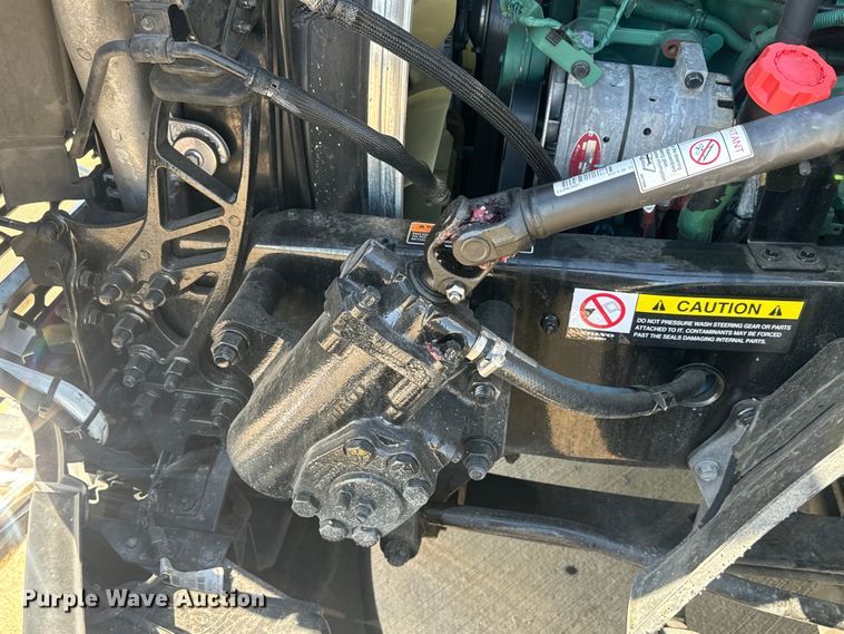 image for item EH3863 2021 Volvo VNL semi truck