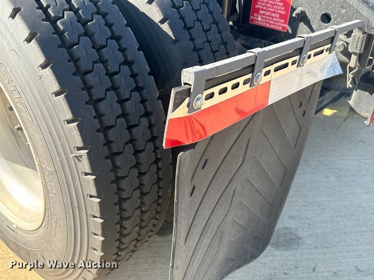 image for item EH3863 2021 Volvo VNL semi truck