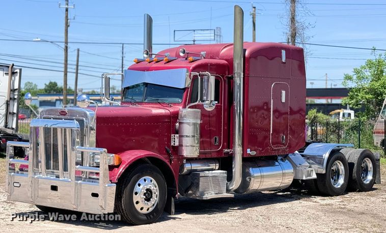image for item EH3864 2005 Peterbilt  379 semi truck