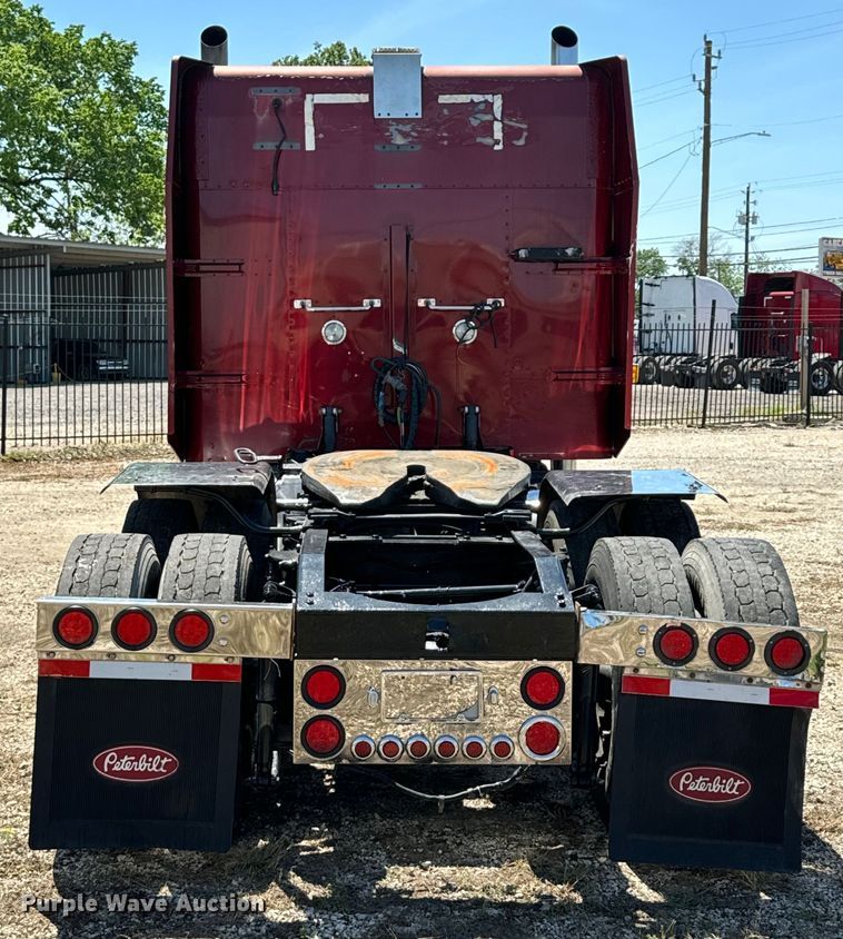 image for item EH3864 2005 Peterbilt  379 semi truck