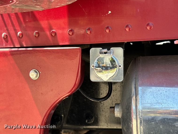 image for item EH3864 2005 Peterbilt  379 semi truck