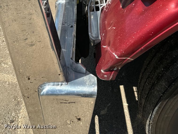 image for item EH3864 2005 Peterbilt  379 semi truck