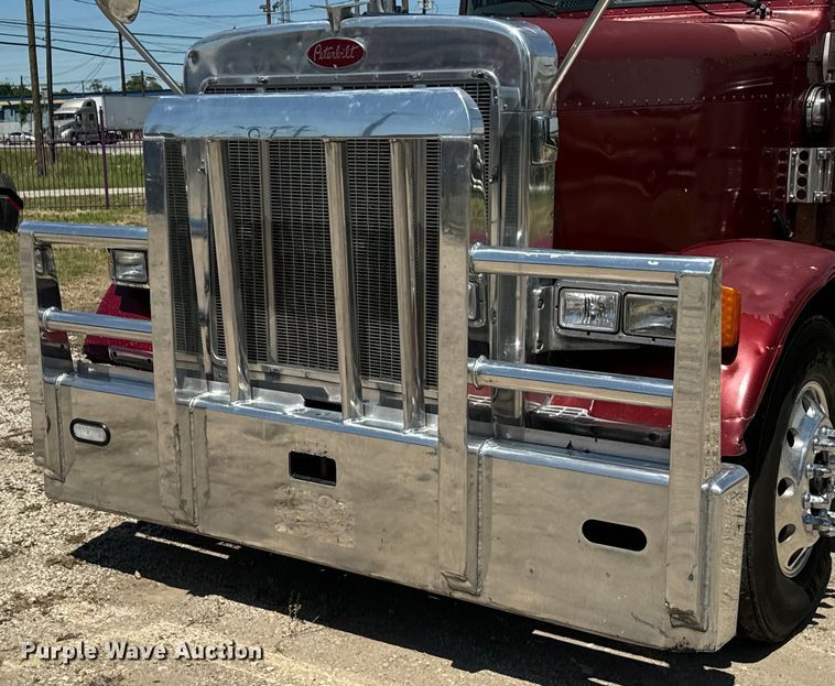 image for item EH3864 2005 Peterbilt  379 semi truck