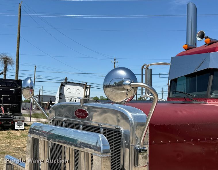 image for item EH3864 2005 Peterbilt  379 semi truck