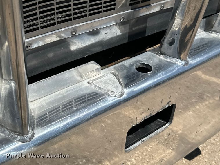 image for item EH3864 2005 Peterbilt  379 semi truck