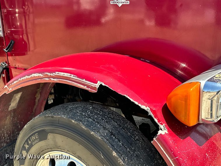 image for item EH3864 2005 Peterbilt  379 semi truck