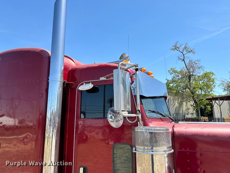 image for item EH3864 2005 Peterbilt  379 semi truck