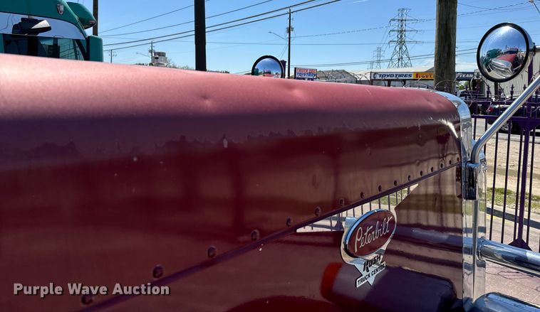 image for item EH3864 2005 Peterbilt  379 semi truck