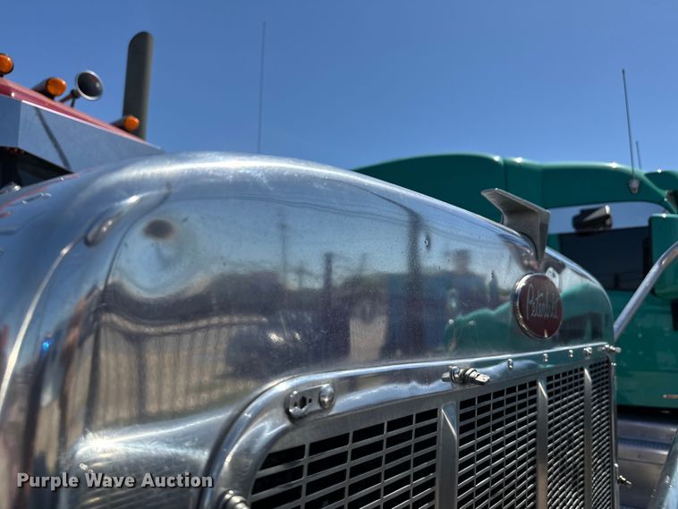 image for item EH3864 2005 Peterbilt  379 semi truck