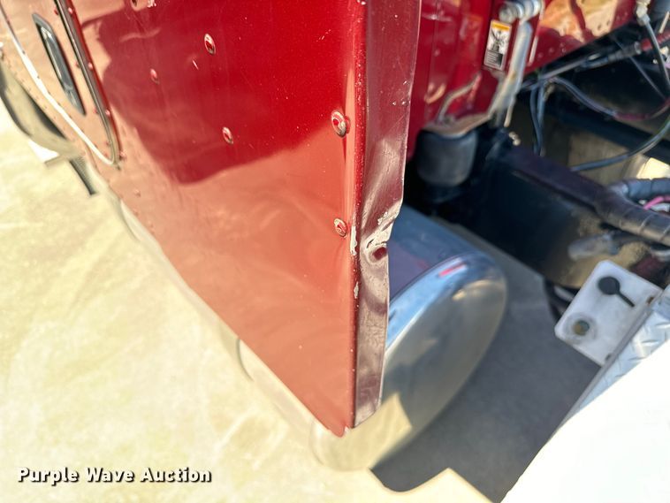 image for item EH3864 2005 Peterbilt  379 semi truck