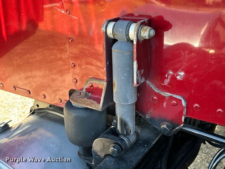 image for item EH3864 2005 Peterbilt  379 semi truck