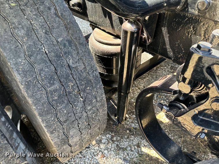 image for item EH3864 2005 Peterbilt  379 semi truck