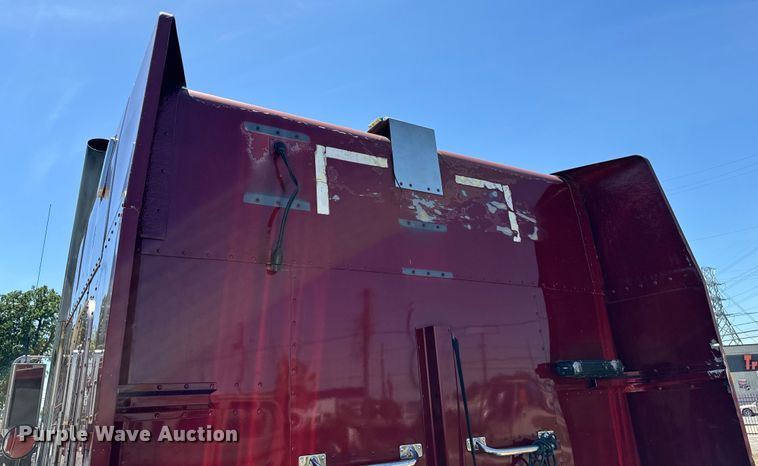 image for item EH3864 2005 Peterbilt  379 semi truck