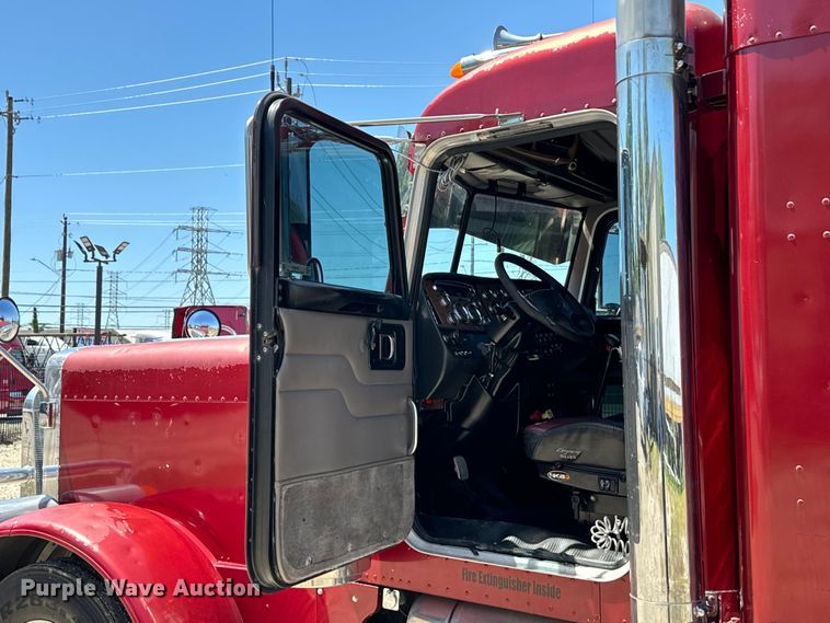 image for item EH3864 2005 Peterbilt  379 semi truck