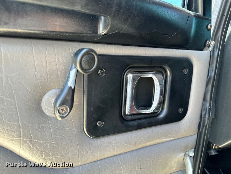 image for item EH3864 2005 Peterbilt  379 semi truck