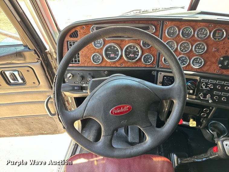 image for item EH3864 2005 Peterbilt  379 semi truck