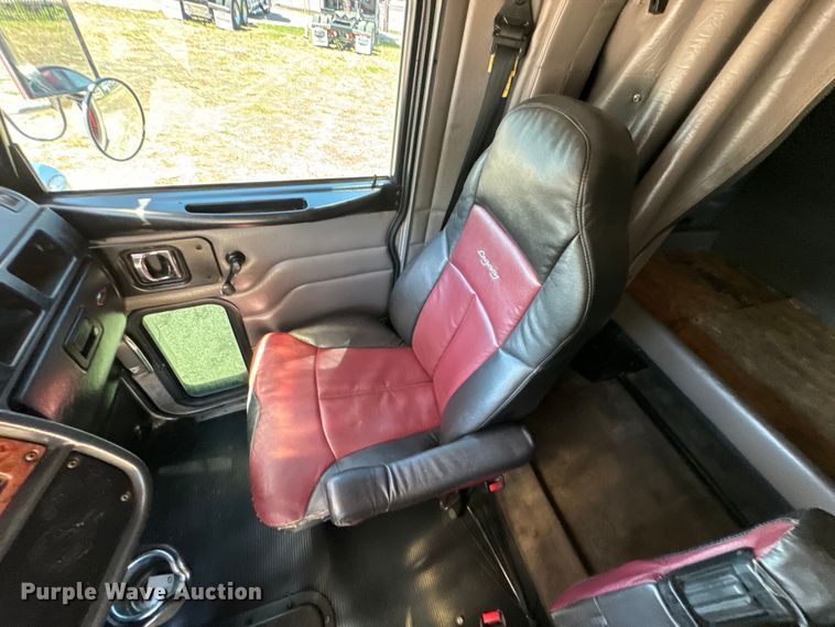 image for item EH3864 2005 Peterbilt  379 semi truck