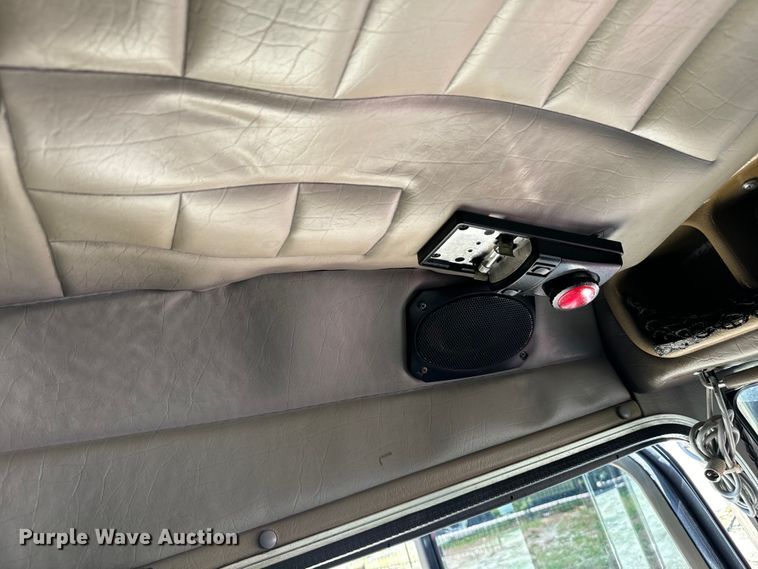 image for item EH3864 2005 Peterbilt  379 semi truck