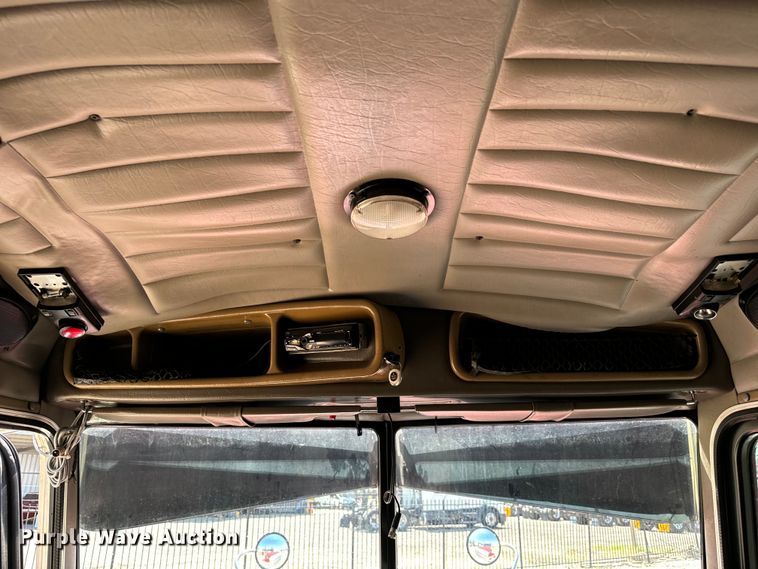 image for item EH3864 2005 Peterbilt  379 semi truck