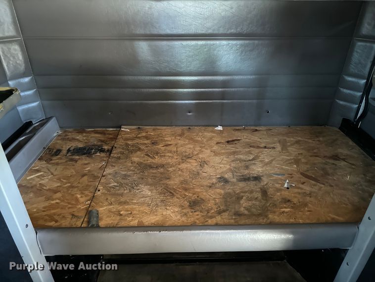 image for item EH3864 2005 Peterbilt  379 semi truck