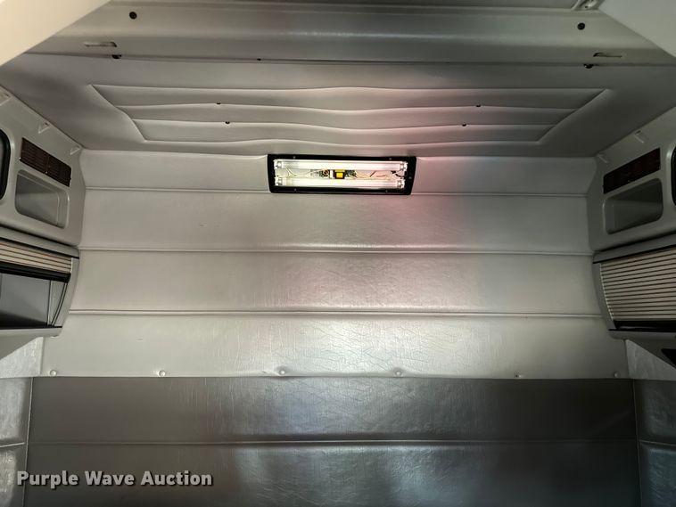 image for item EH3864 2005 Peterbilt  379 semi truck