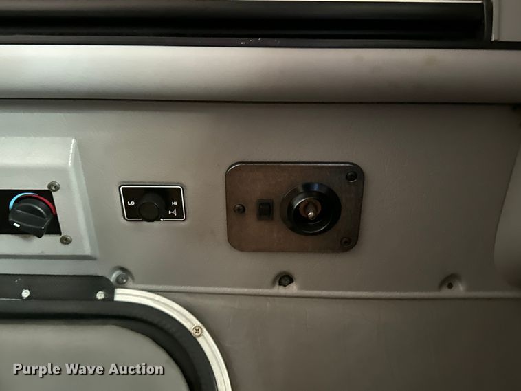 image for item EH3864 2005 Peterbilt  379 semi truck