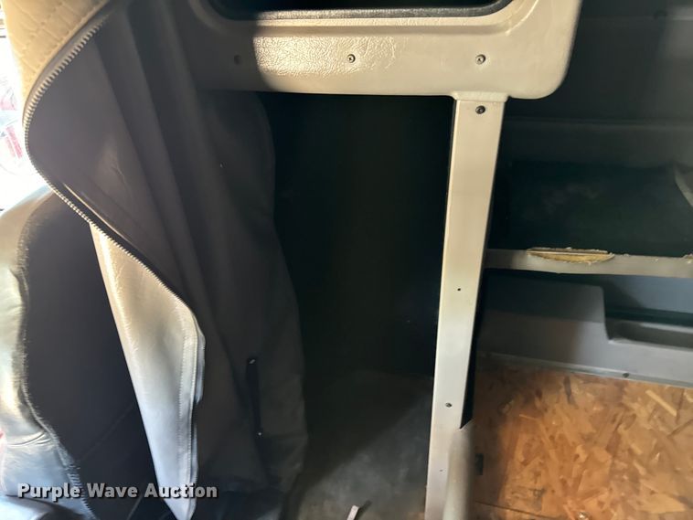 image for item EH3864 2005 Peterbilt  379 semi truck