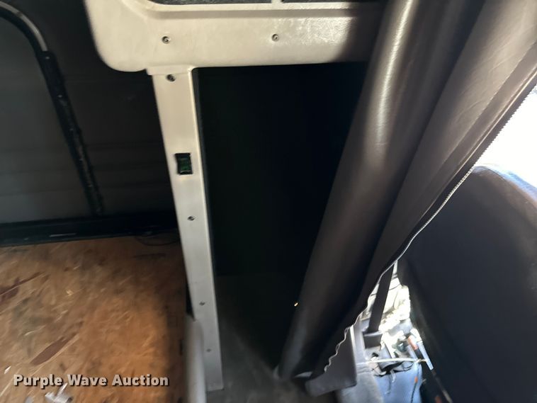 image for item EH3864 2005 Peterbilt  379 semi truck