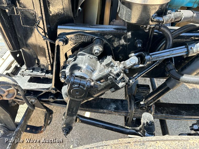 image for item EH3864 2005 Peterbilt  379 semi truck