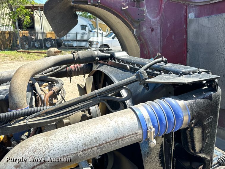 image for item EH3864 2005 Peterbilt  379 semi truck