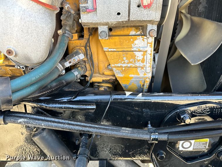 image for item EH3864 2005 Peterbilt  379 semi truck